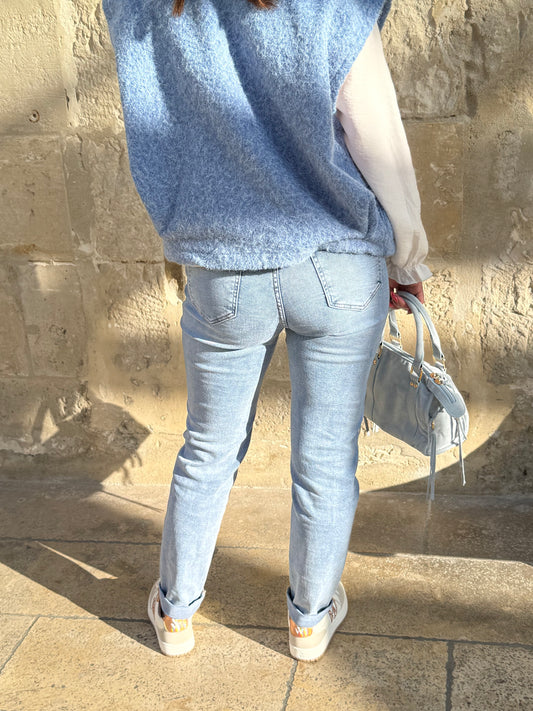 Jean mom "Monica"